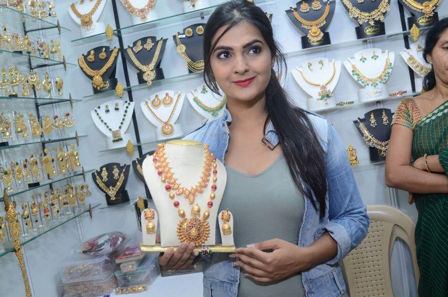 Neha Deshpande Stills At Silk India Expo 2017 Inauguration