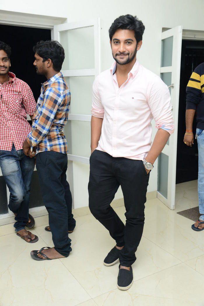 Next Nuvve Movie Celebrity Show Photos