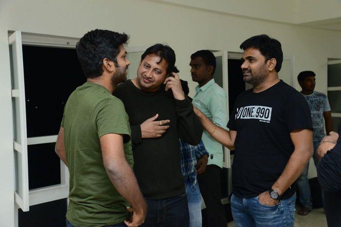 Next Nuvve Movie Celebrity Show Photos