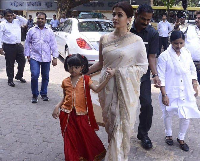 PHOTOS: Aishwarya Rai Bachchan Father's 13th Day Prayer Meet