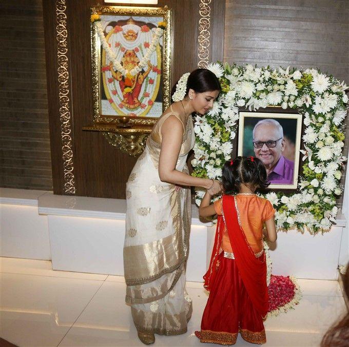 PHOTOS: Aishwarya Rai Bachchan Father's 13th Day Prayer Meet