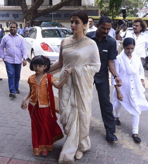 PHOTOS: Aishwarya Rai Bachchan Father's 13th Day Prayer Meet