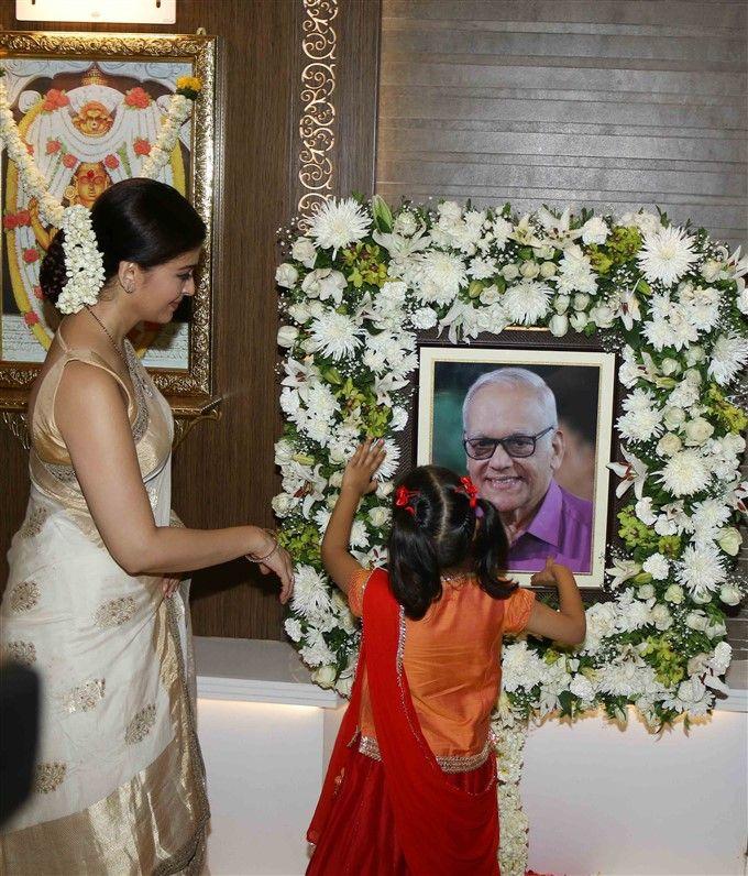 PHOTOS: Aishwarya Rai Bachchan Father's 13th Day Prayer Meet