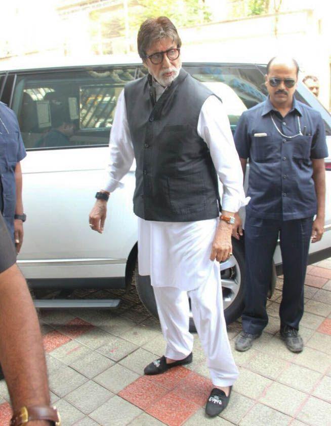 PHOTOS: Aishwarya Rai Bachchan Father's 13th Day Prayer Meet