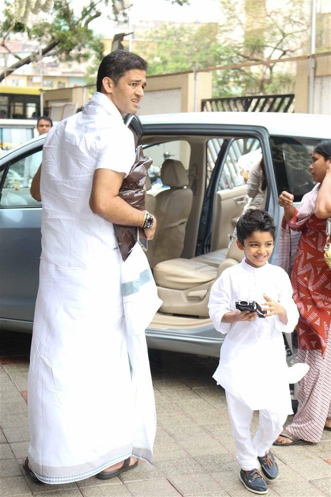 PHOTOS: Aishwarya Rai Bachchan Father's 13th Day Prayer Meet