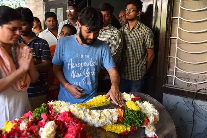 PHOTOS: Celebs Pay Tribute To Gundu Hanumantha Rao