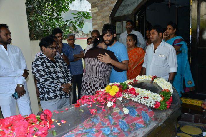 PHOTOS: Celebs Pay Tribute To Gundu Hanumantha Rao