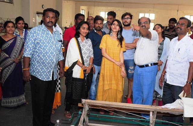 PHOTOS: Samantha Visits Gundala Handlooms in Jangaon District