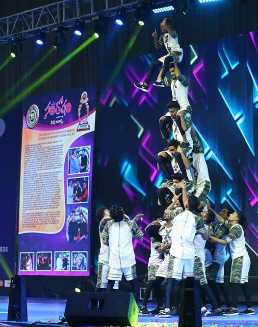 PHOTOS: Santosham South India Film Awards 2018
