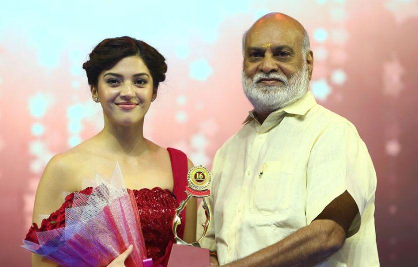 PHOTOS: Santosham South India Film Awards 2018
