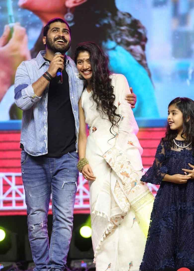 Padi Padi leche Manasu Pre Release Event Pics