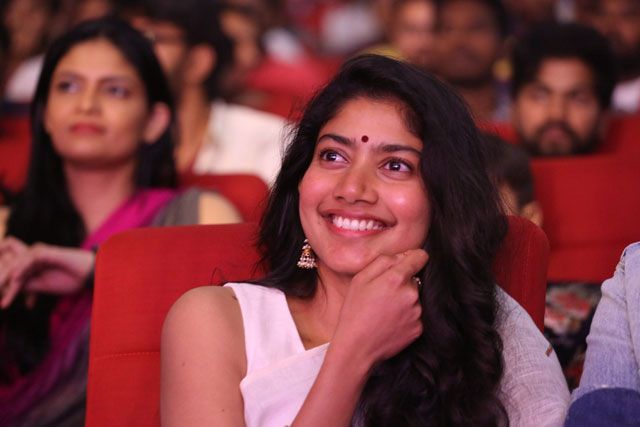 Padi Padi leche Manasu Pre Release Event Pics