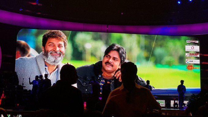 Pawan Kalyan Fans Going Crazy At Agnyaathavaasi Movie Audio Photos