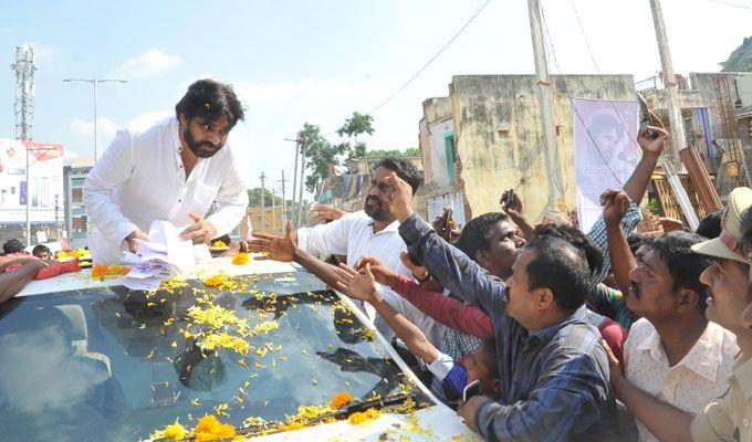 Fans Shocking Behavior with Pawan Kalyan Chittoor Road Show Photos