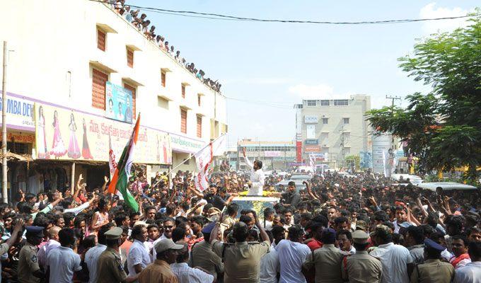 Fans Shocking Behavior with Pawan Kalyan Chittoor Road Show Photos