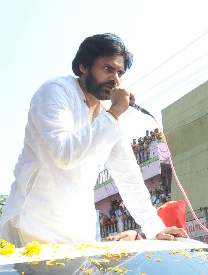 Fans Shocking Behavior with Pawan Kalyan Chittoor Road Show Photos