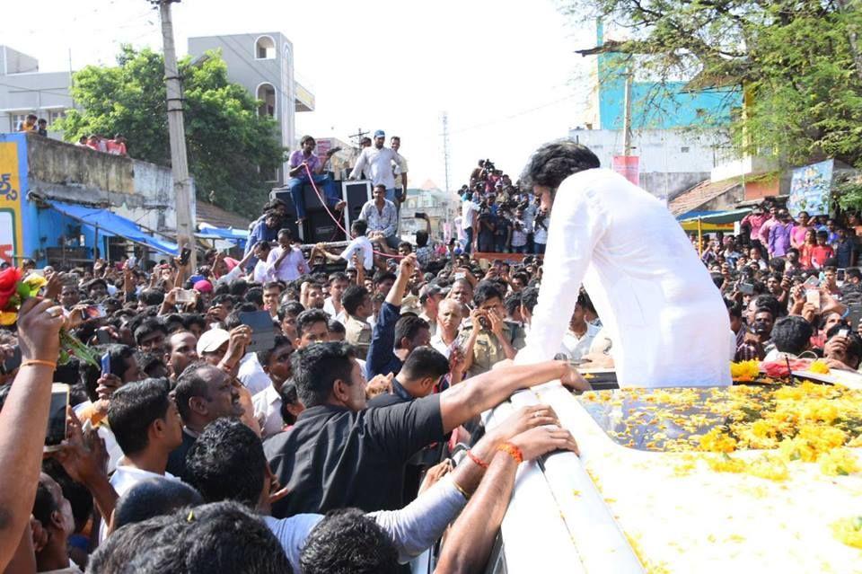 Fans Shocking Behavior with Pawan Kalyan Chittoor Road Show Photos