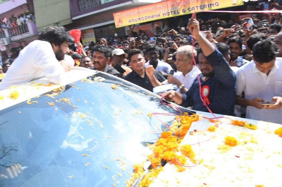 Fans Shocking Behavior with Pawan Kalyan Chittoor Road Show Photos