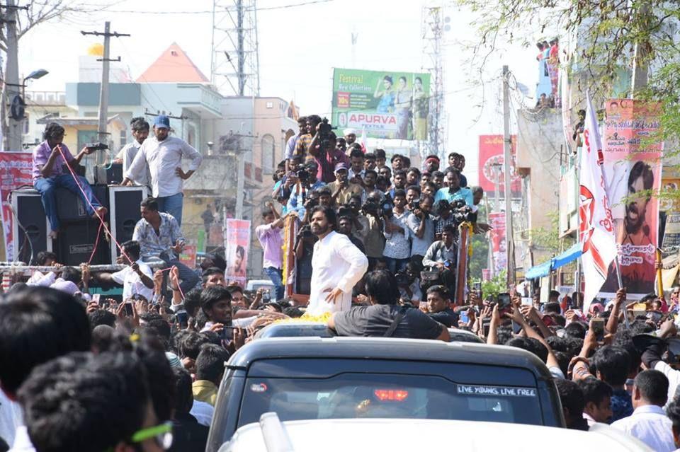 Fans Shocking Behavior with Pawan Kalyan Chittoor Road Show Photos