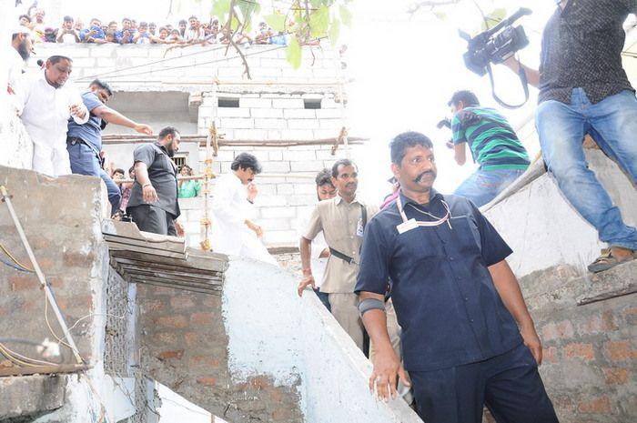Pawan Kalyan Visits Govt Hospital at Guntur Photos