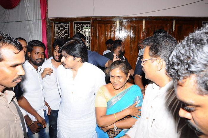 Pawan Kalyan Visits Govt Hospital at Guntur Photos