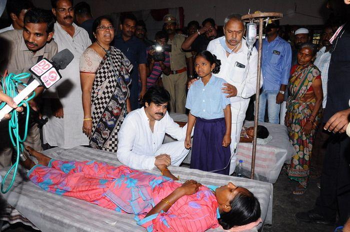Pawan Kalyan Visits Govt Hospital at Guntur Photos