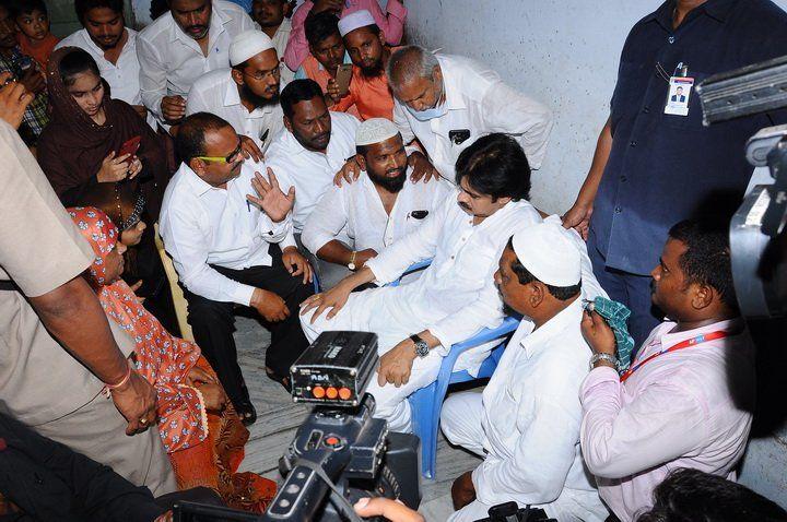 Pawan Kalyan Visits Govt Hospital at Guntur Photos
