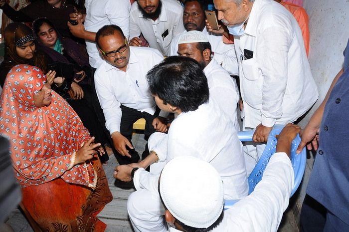 Pawan Kalyan Visits Govt Hospital at Guntur Photos
