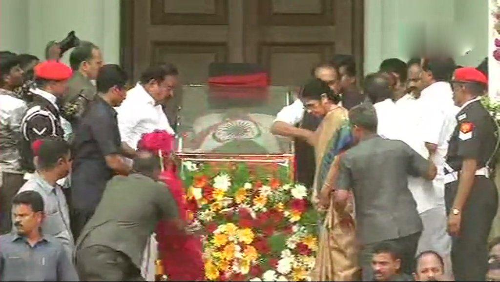 People's Pay Their Last Respects to M Karunanidhi Photos