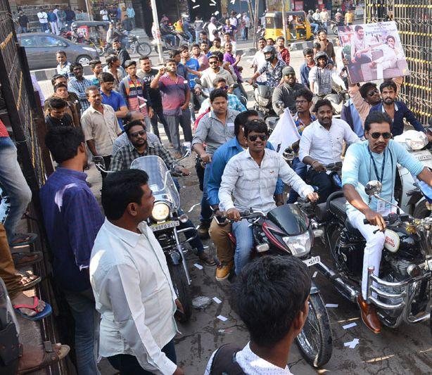 Agnyaathavaasi Fans Hungama at Sandhya 70mm & Prasads Multiplex