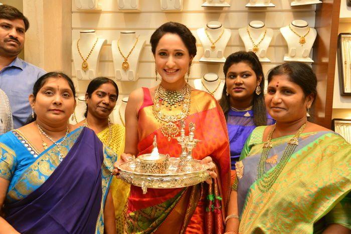 Pragya Jaiswal at South India Shopping Mall Launch Photos