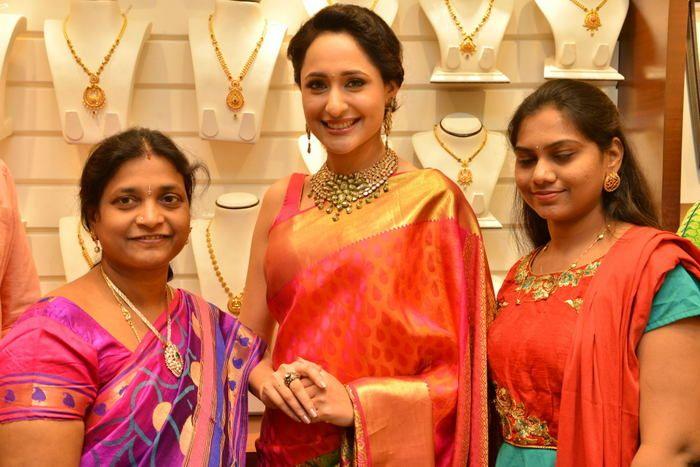 Pragya Jaiswal at South India Shopping Mall Launch Photos