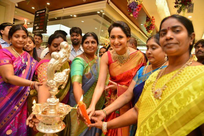 Pragya Jaiswal at South India Shopping Mall Launch Photos