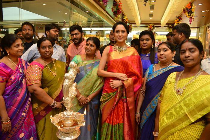 Pragya Jaiswal at South India Shopping Mall Launch Photos