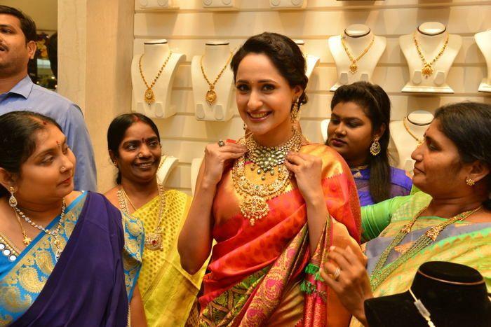 Pragya Jaiswal at South India Shopping Mall Launch Photos