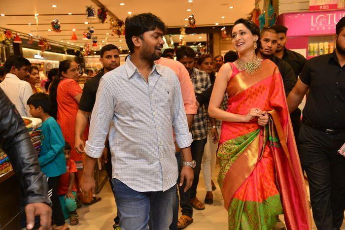 Pragya Jaiswal at South India Shopping Mall Launch Photos