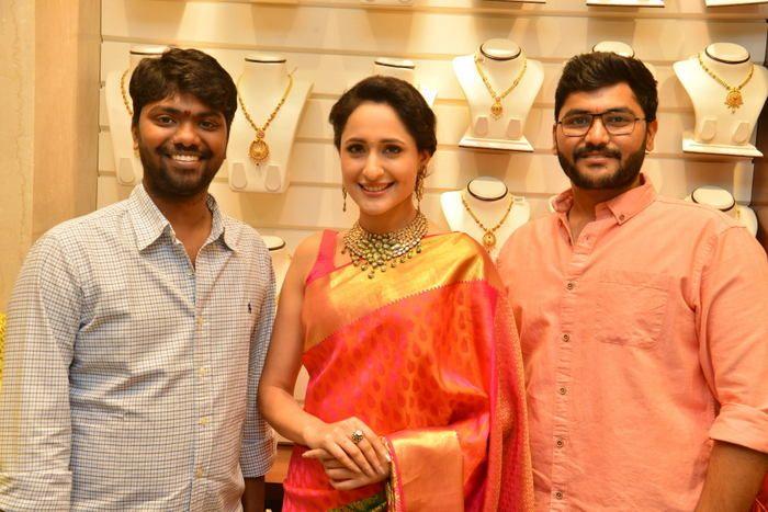 Pragya Jaiswal at South India Shopping Mall Launch Photos