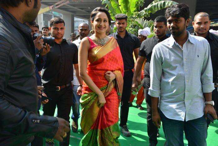 Pragya Jaiswal at South India Shopping Mall Launch Photos