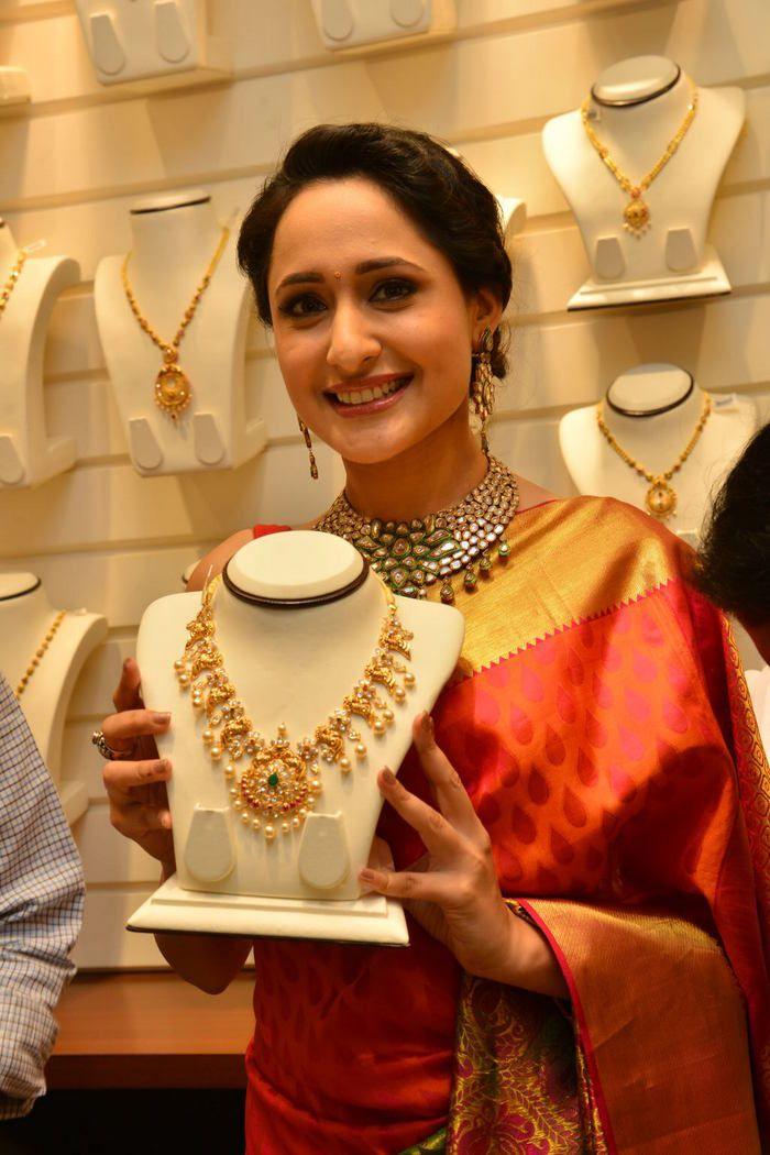Pragya Jaiswal at South India Shopping Mall Launch Photos