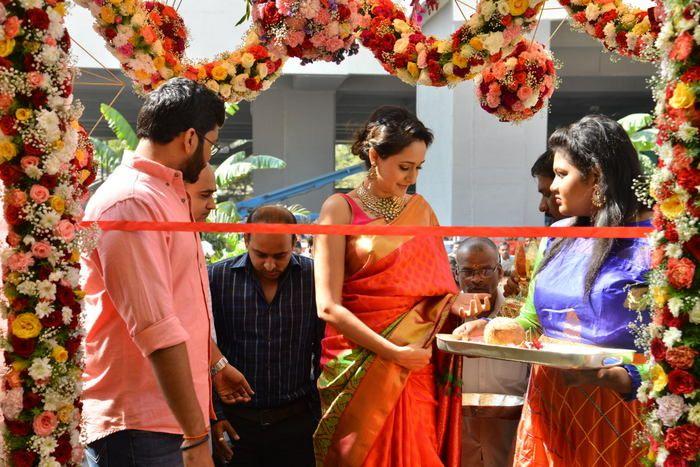 Pragya Jaiswal at South India Shopping Mall Launch Photos