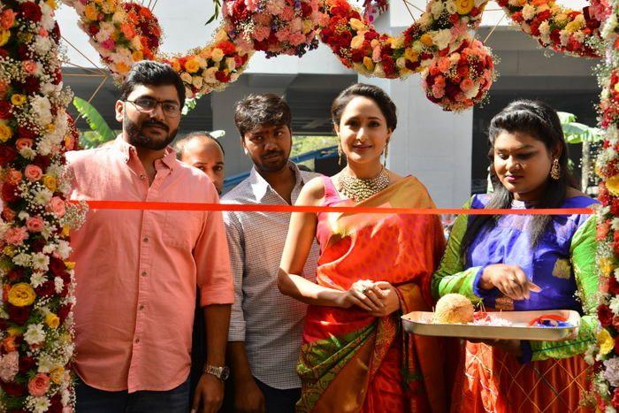 Pragya Jaiswal at South India Shopping Mall Launch Photos
