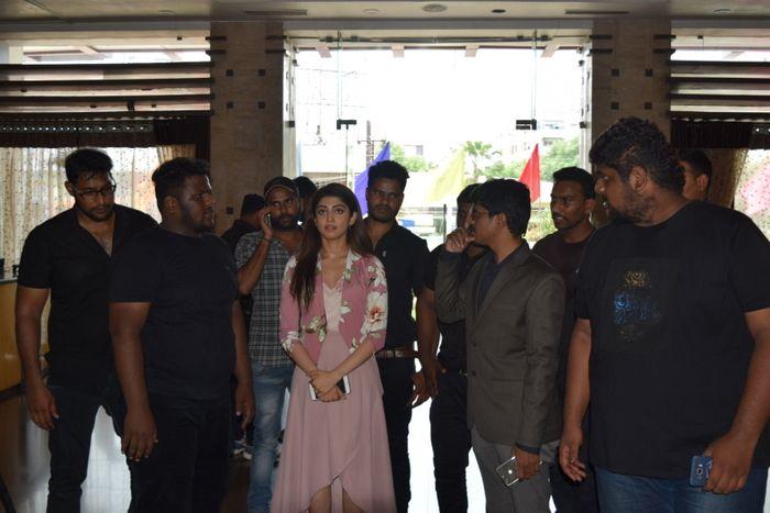 Pranitha Launches Cellbay Mobile Stores Photos