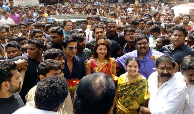 Pranitha Subhash & Actor Nikhil at Nandyal Mall Opening Photos