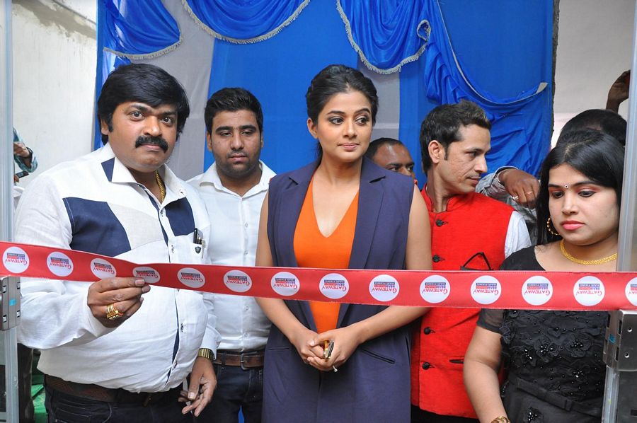 Priyamani Launch Gateway Hair Fixing Photos