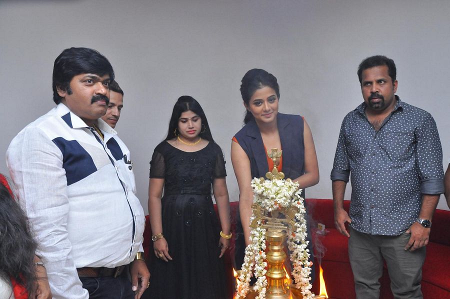 Priyamani Launch Gateway Hair Fixing Photos