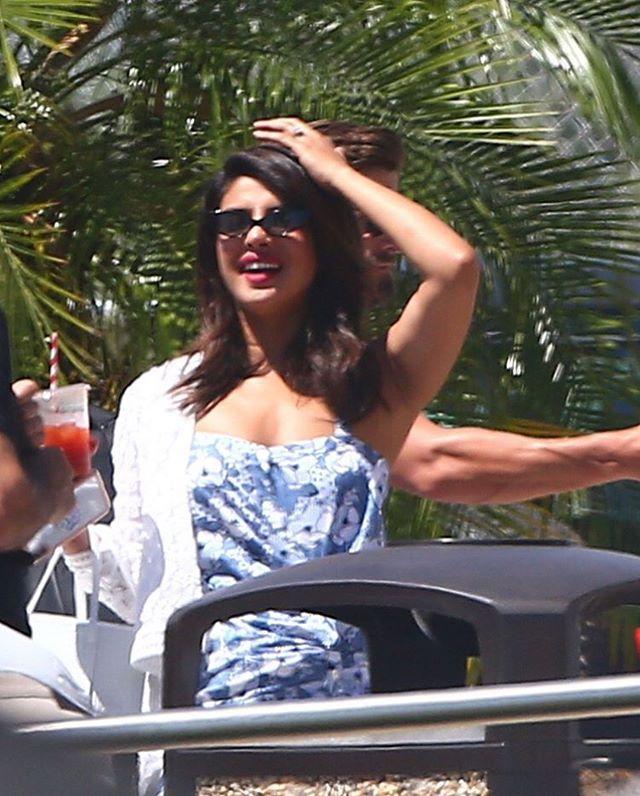 Priyanka Chopra & Nick Jonas enjoy a sweet short vacation in Mexico