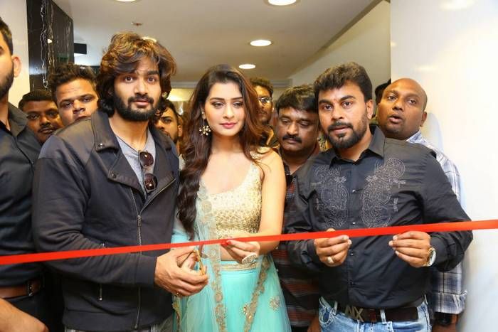 RX100 pair & Kaushal inaugurate KLM fashion mall