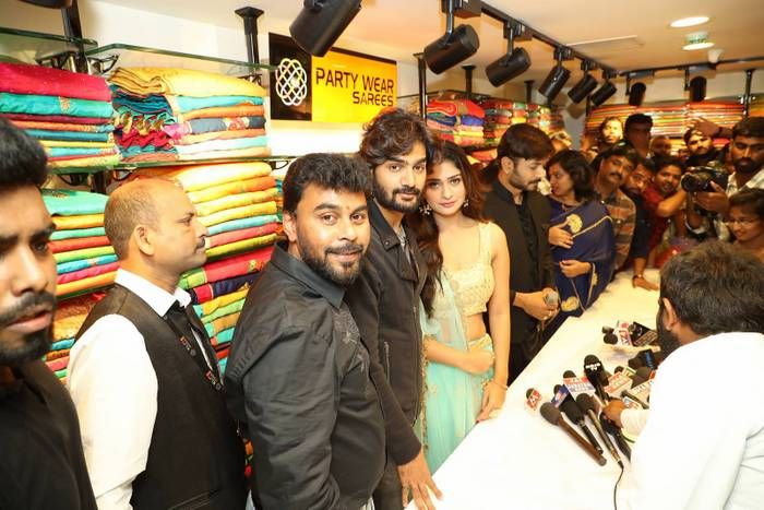 RX100 pair & Kaushal inaugurate KLM fashion mall