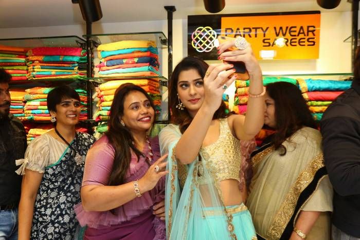 RX100 pair & Kaushal inaugurate KLM fashion mall