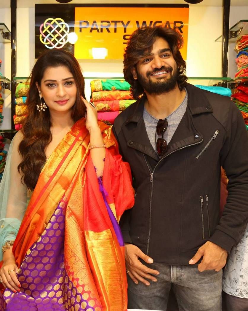 RX100 pair & Kaushal inaugurate KLM fashion mall